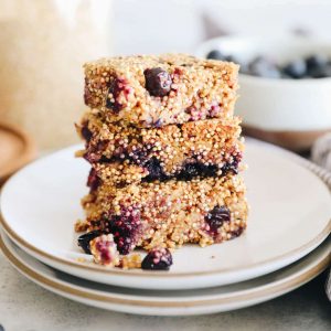 blueberry-quinoa-bars-11.jpg